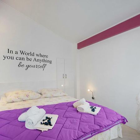 Cute Little Apartment In The Old Town Split Exterior photo