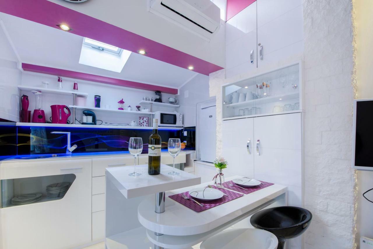Cute Little Apartment In The Old Town Split Exterior photo
