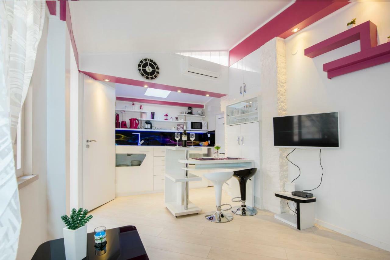 Cute Little Apartment In The Old Town Split Exterior photo